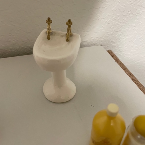 Littlest Pet Shop Bathroom - Picture 4 of 6